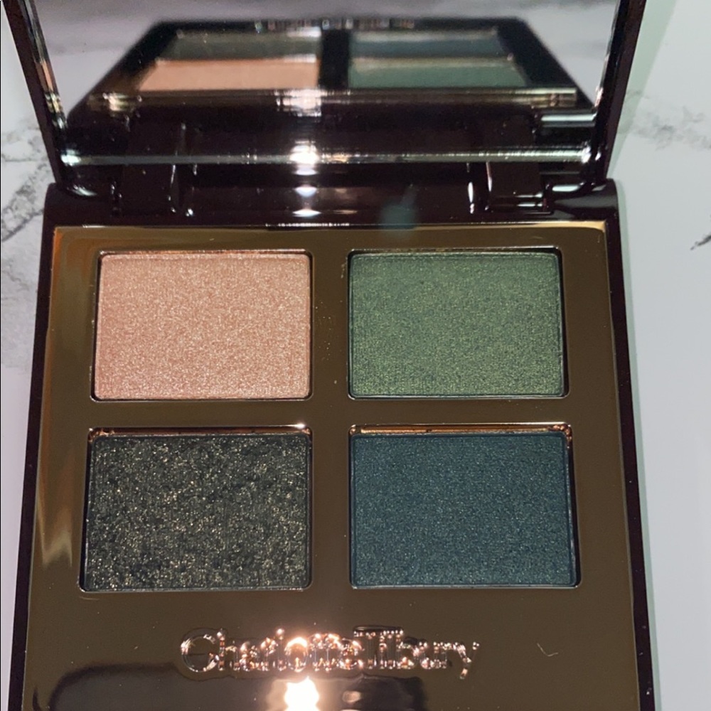 Charlotte Tilbury eyeshadow palette